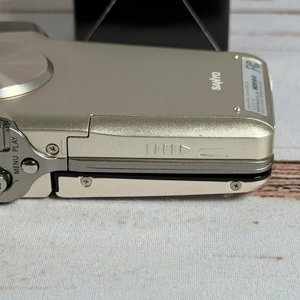 Sanyo Xacti DMX-C6 Digital Camcorder Champagne Gold Tested Bundle Japan